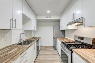 Photo #5: OC25271326 Listing 