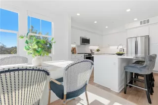 Photo #4: OC25271677 Listing