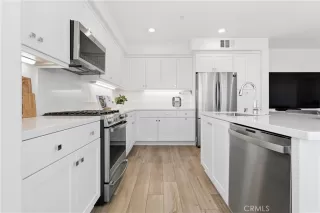 Photo #5: OC25271677 Listing