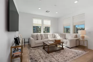 Photo #4: OC25271694 Listing