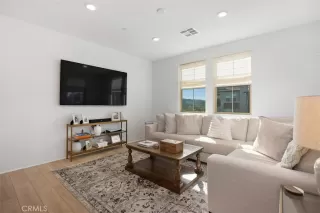 Photo #5: OC25271694 Listing