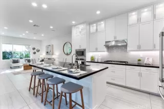 Photo #6: OC25272074 Listing