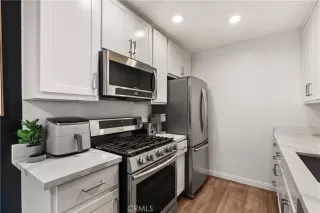 Photo #3: OC25272140 Listing