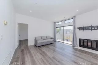 Photo #3: OC25272166 Listing