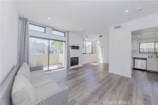 Photo #4: OC25272166 Listing