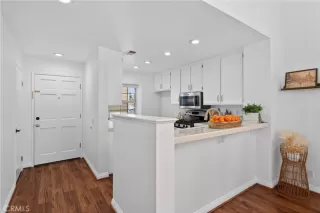 Photo #3: OC25272176 Listing