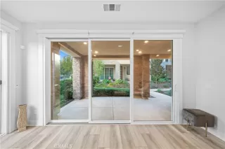 Photo #5: OC25272346 Listing