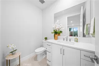 Photo #6: OC25272346 Listing