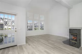 Photo #4: OC25272546 Listing 