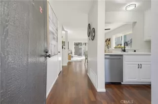 Photo #3: OC25272755 Listing