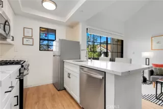 Photo #4: OC25273436 Listing 