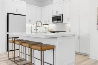 Photo #2: OC25273648 Listing