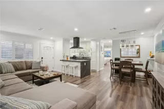 Photo #4: OC25273675 Listing