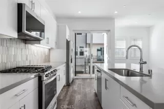 Photo #3: OC25273919 Listing 