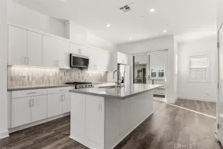 Photo #4: OC25273919 Listing 