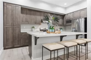 Photo #3: OC25274407 Listing