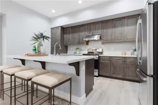 Photo #4: OC25274407 Listing