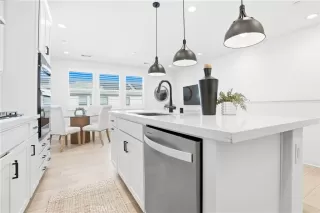 Photo #2: OC25274409 Listing