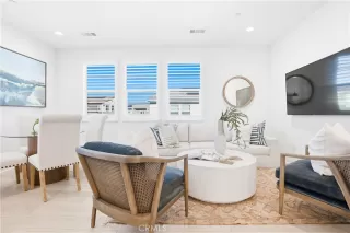 Photo #5: OC25274409 Listing