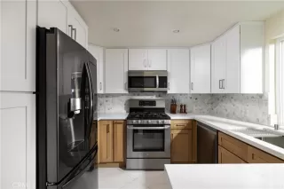 Photo #5: OC25274633 Listing