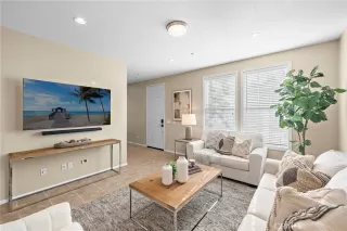 Photo #4: OC25274640 Listing