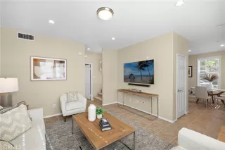 Photo #5: OC25274640 Listing