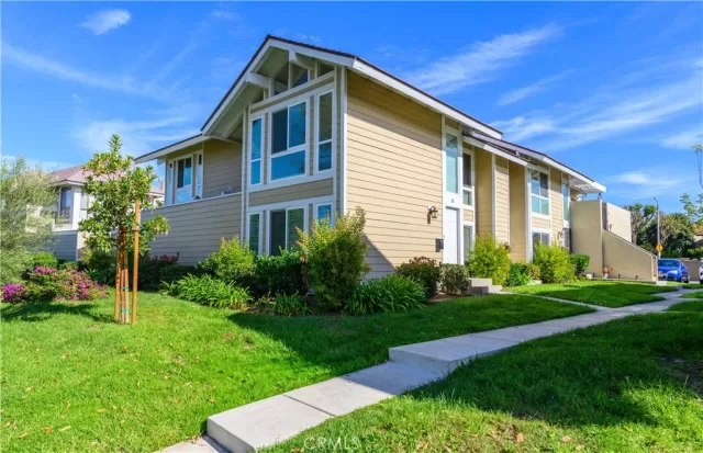 MLS: OC25274968 Condo For Sale