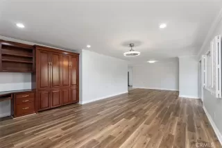 Photo #6: OC25275586 Listing