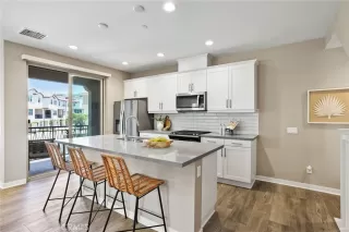 Photo #1: OC25275611 Listing