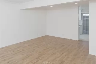 Photo #5: OC25276019 Listing