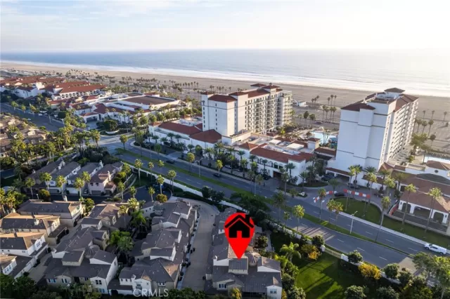 MLS: OC25277240 Condo For Sale