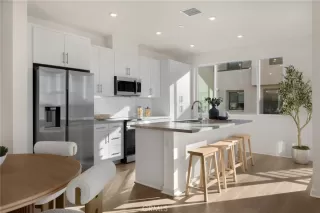 Photo #1: OC25279148 Listing