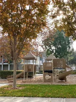 Photo #4: OC25279279 Listing 