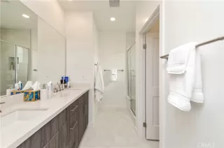 Photo #3: OC25279397 Listing