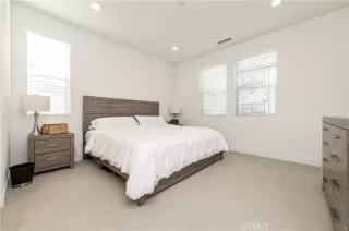 Photo #5: OC25279397 Listing