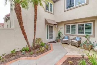 Photo #3: OC25279580 Listing