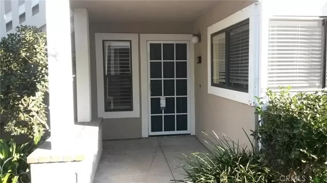 MLS: OC25280943 Condo For Sale