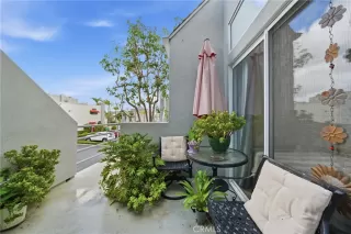 Photo #5: OC25281553 Listing 