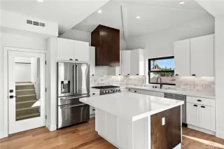 Photo #6: OC25281842 Listing 