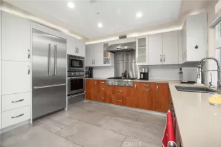 Photo #3: OC25282318 Listing 