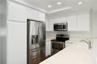 Photo #3: OC25282418 Listing