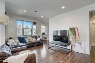 Photo #3: OC25282518 Listing