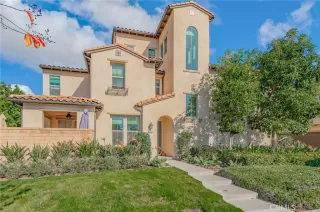 Photo #2: OC26005538 Listing 