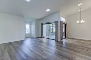 Photo #4: OC26006387 Listing 