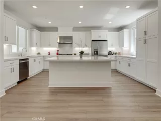 Photo #4: OC26006633 Listing