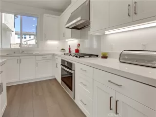 Photo #5: OC26006633 Listing