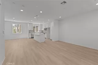 Photo #2: OC26006797 Listing