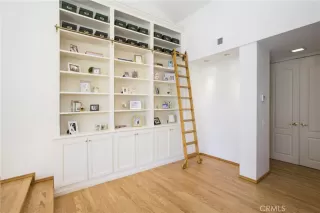 Photo #2: OC26006936 Listing 