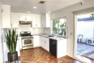 Photo #4: OC26008066 Listing 