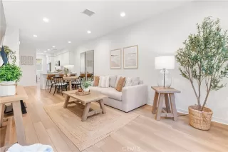 Photo #4: OC26009169 Listing 